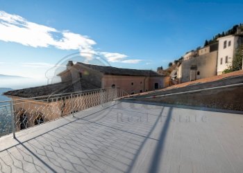 Foto 39 - Stable - Palace Via Re Manfredi
 
11, Rocca d'Arce - photo 39