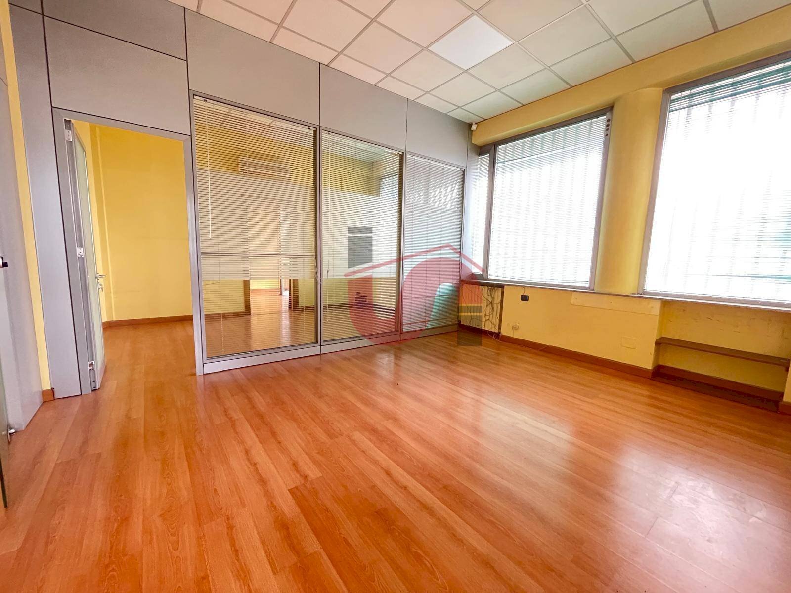 Foto 1 - Commercial Premises Via Roberto Ruffilli, Benevento - photo 1