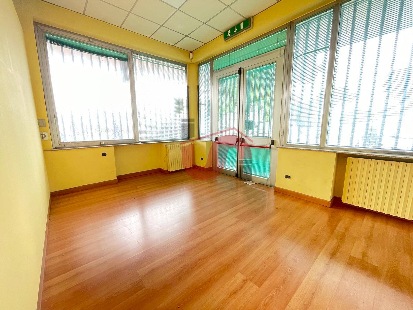 Foto 3 - Commercial Premises Via Roberto Ruffilli, Benevento - photo 3