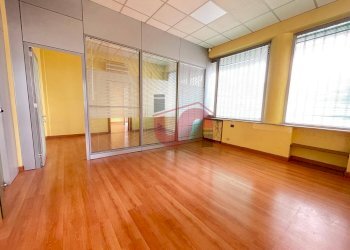 Foto 1 - Commercial Premises Via Roberto Ruffilli, Benevento - photo 1