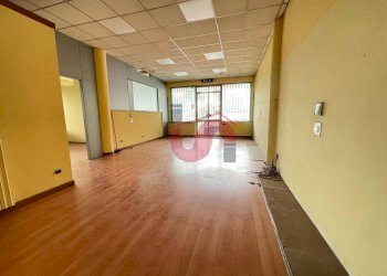 Foto 11 - Commercial Premises Via Roberto Ruffilli, Benevento - photo 11