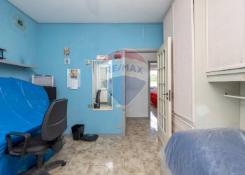 Camera / camera da letto - Villa Sant'Anastasia - photo 25