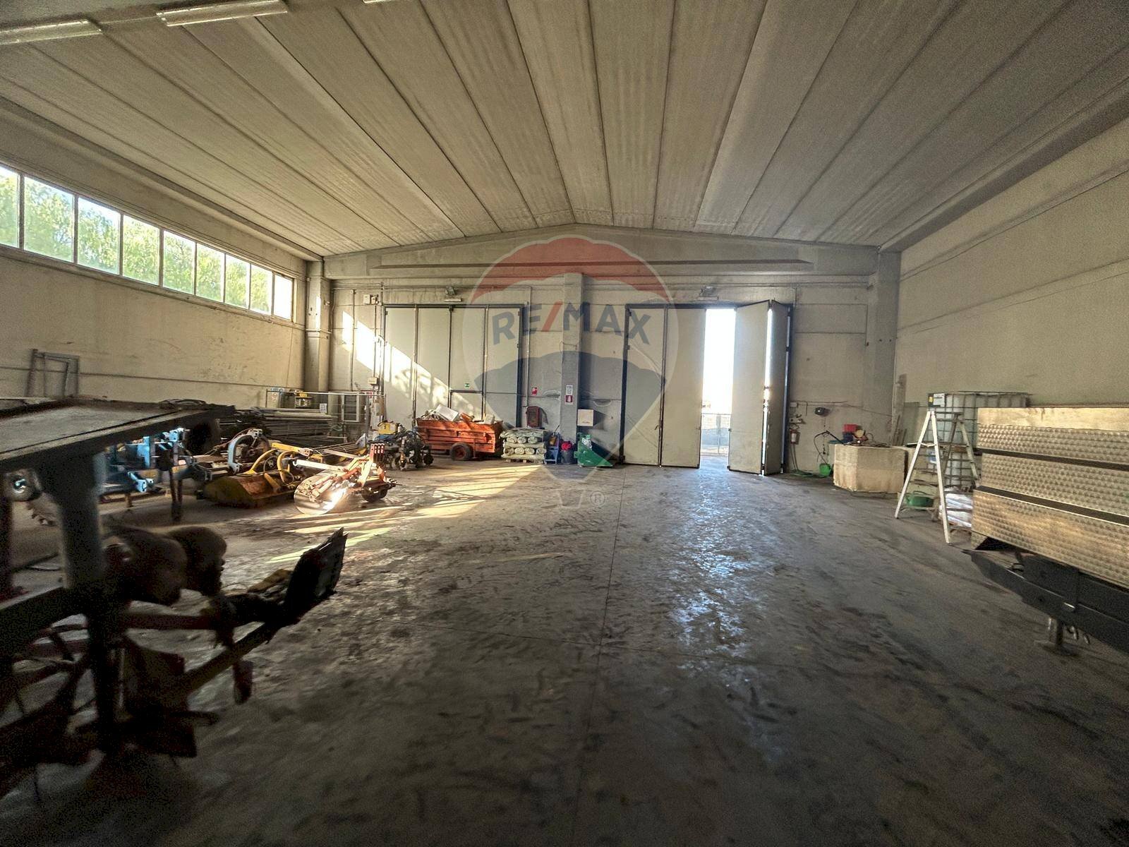 Parcheggio - Capannone Via Puglia
 
18, Acquaviva delle Fonti - foto 1