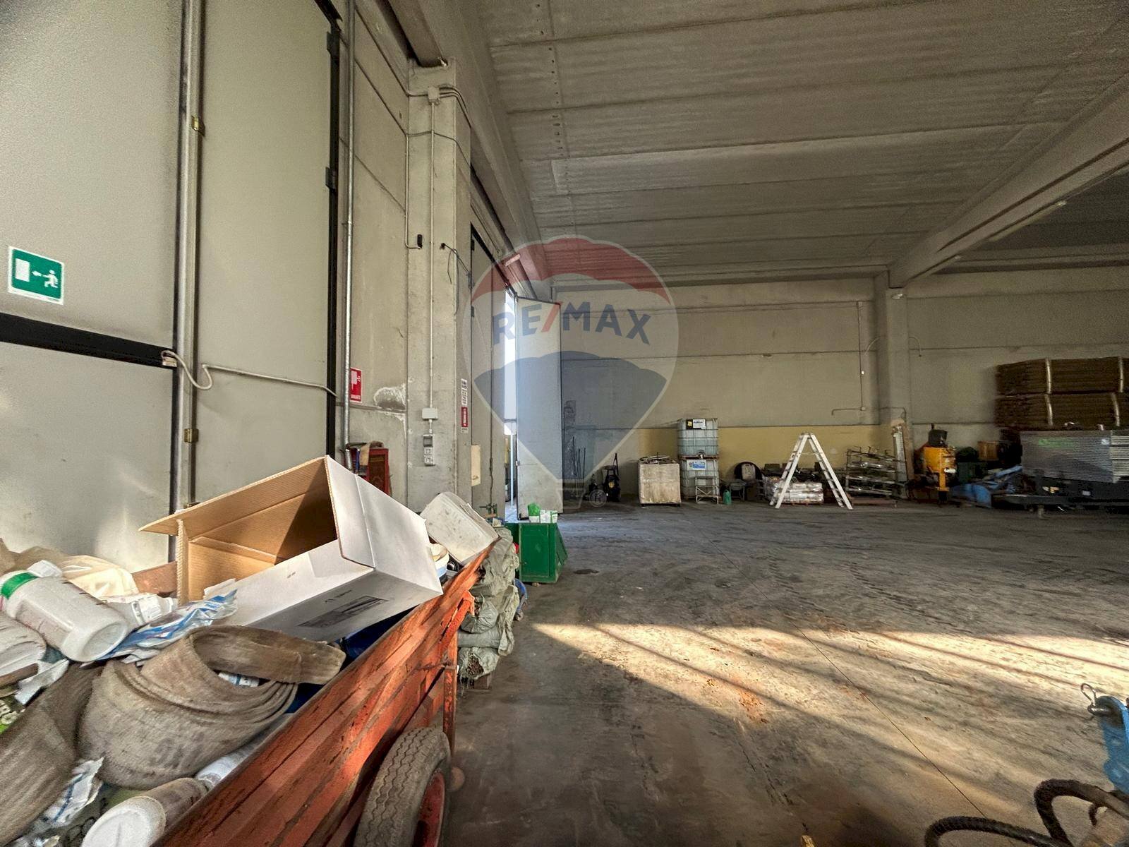 Parcheggio - Capannone Via Puglia
 
18, Acquaviva delle Fonti - foto 2