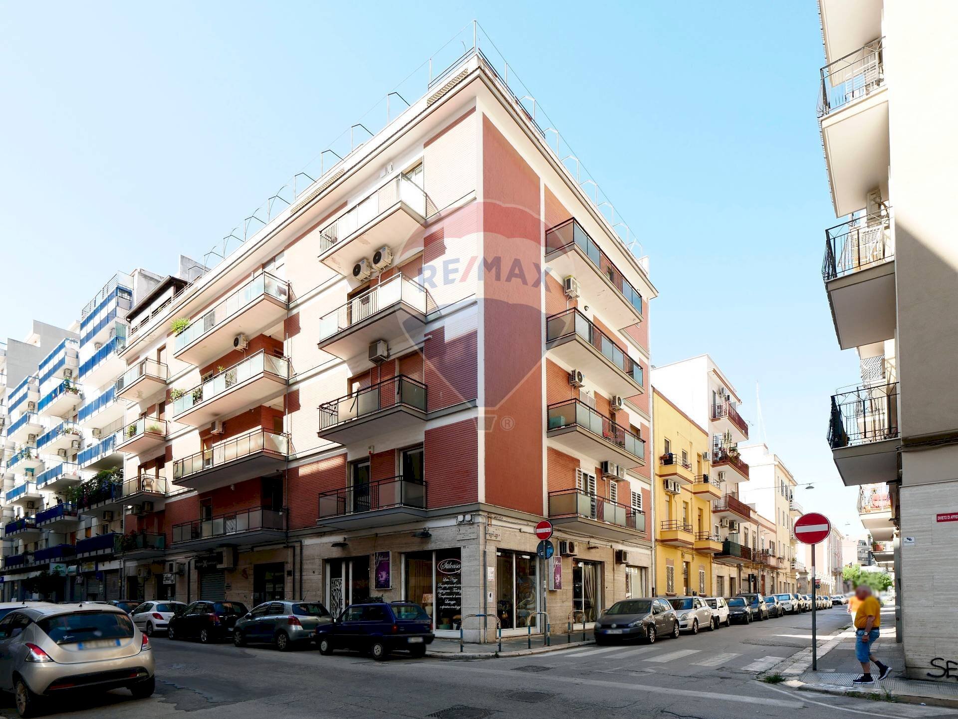 Edificio all\'aperto - Commercial Premises Via Francesco Lattanzio
 
107, Bari - photo 1