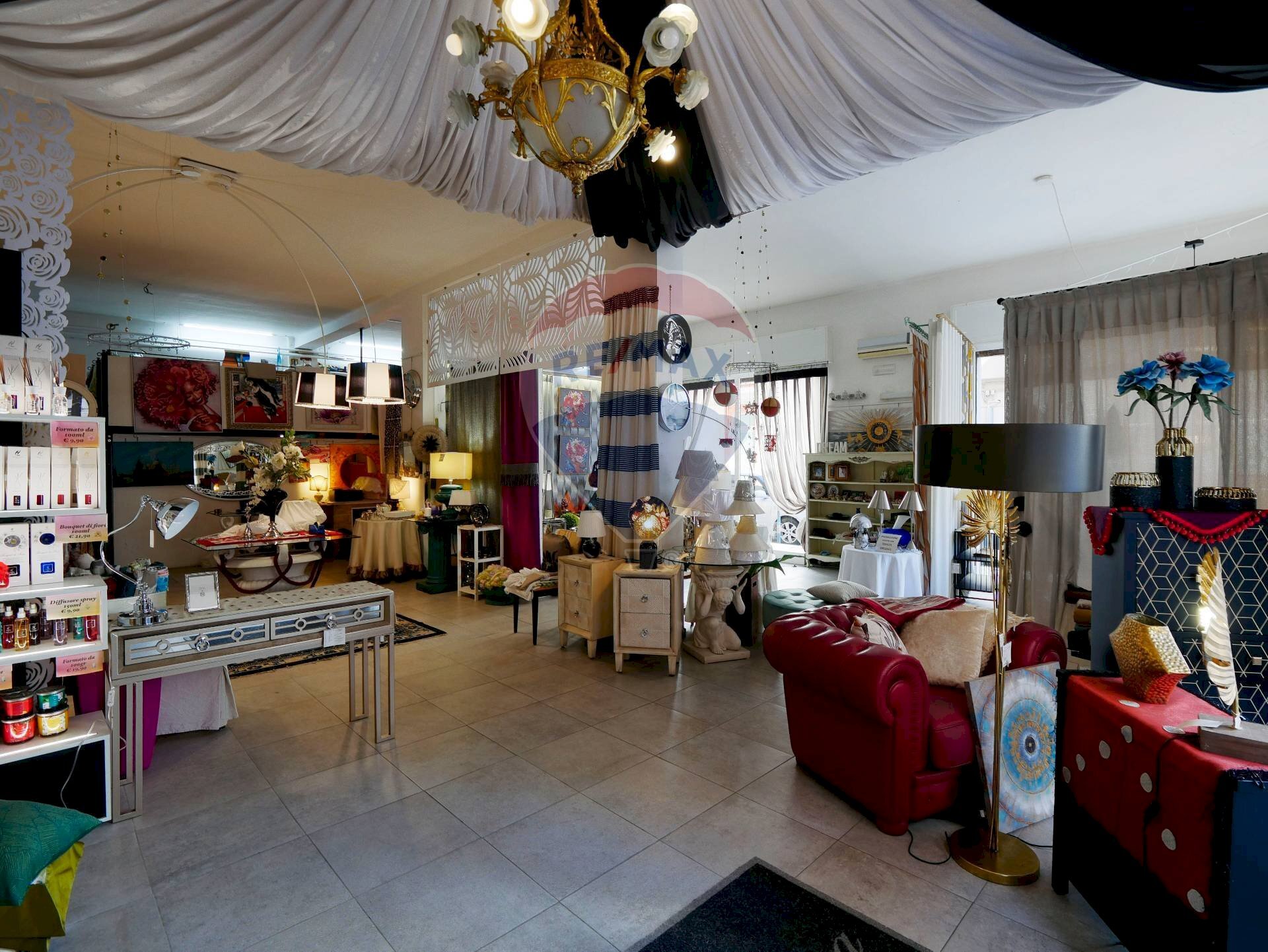 Soggiorno - Commercial Premises Via Francesco Lattanzio
 
107, Bari - photo 3