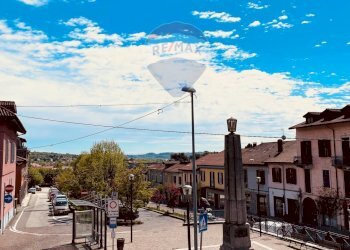 Edificio all\'aperto - Trilocale Via Aldo Mazza
 
1, Gavirate - foto 2