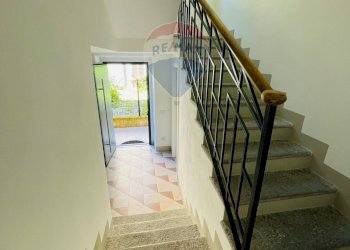 Scale - Trilocale Via Aldo Mazza
 
1, Gavirate - foto 3