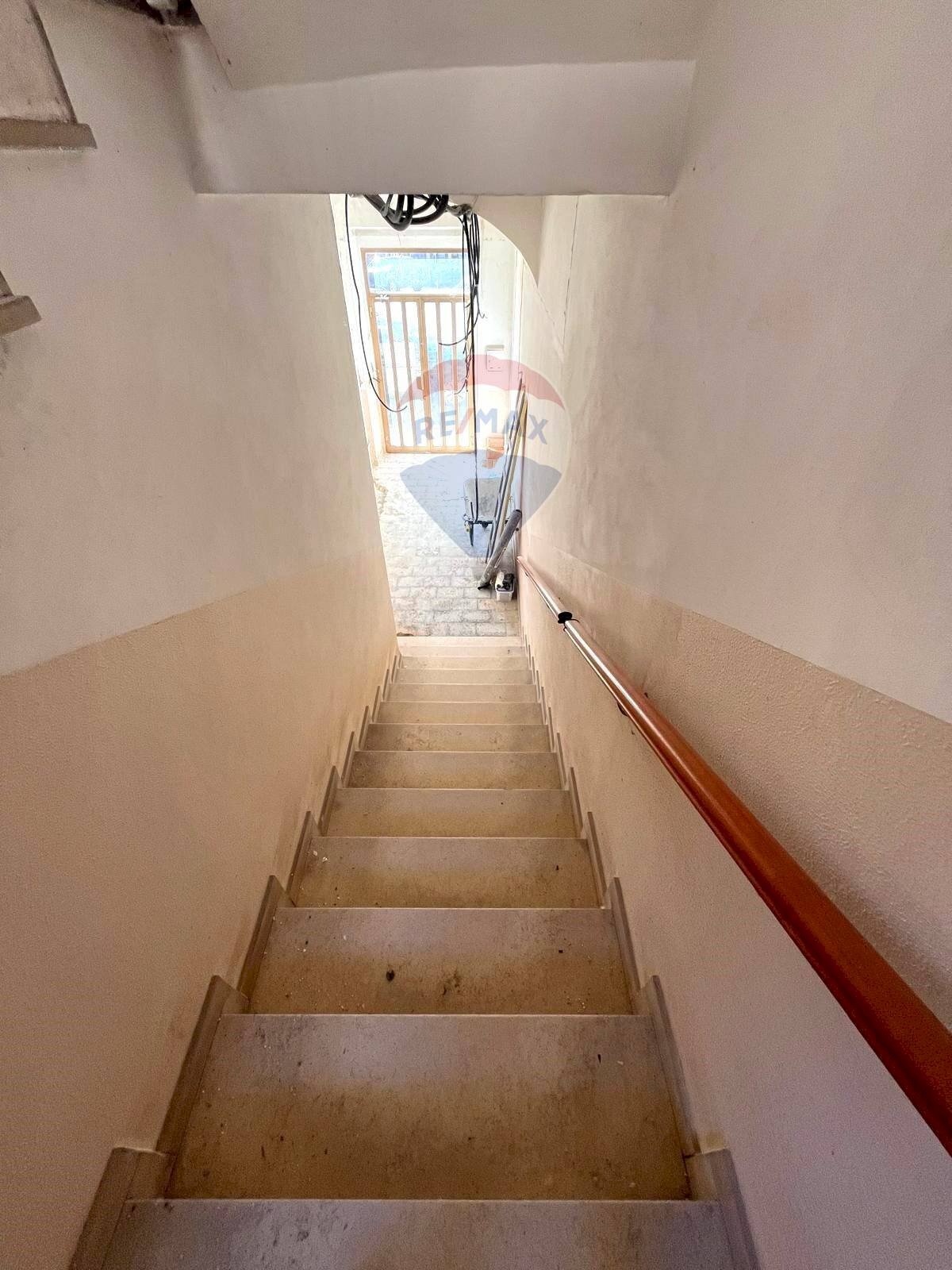 Scale - Bilocale Via Aldo Mazza
1, Gavirate - foto 3