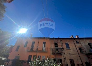 Edificio all\'aperto - Bilocale Via Aldo Mazza
 
1, Gavirate - foto 5