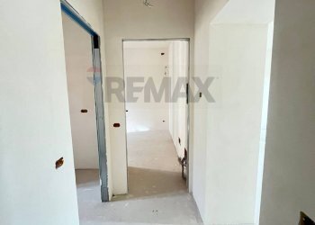 Hall / corridoio - Bilocale Via Aldo Mazza
 
1, Gavirate - foto 8