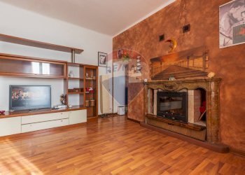 Soggiorno - Trilocale VIA SACCONAGHI
 
25, Comerio - foto 6