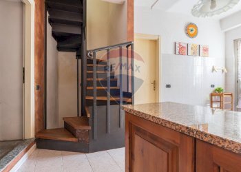 Scale - Trilocale VIA SACCONAGHI
 
25, Comerio - foto 11