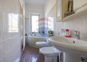 Bagno - Trilocale VIA SACCONAGHI
 
25, Comerio - foto 14