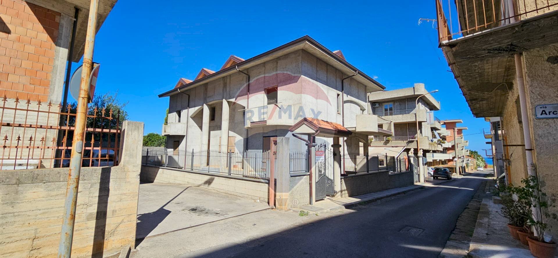 Edificio all\'aperto - Semi-detached house Via Etnea
 
SNC, Acquedolci - photo 1