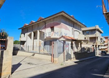 Edificio all\'aperto - Semi-detached house Via Etnea
 
SNC, Acquedolci - photo 1