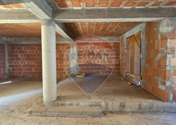 Parcheggio - Semi-detached house Via Etnea
 
SNC, Acquedolci - photo 4