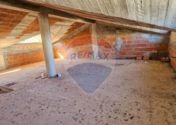 Parcheggio - Semi-detached house Via Etnea
 
SNC, Acquedolci - photo 14