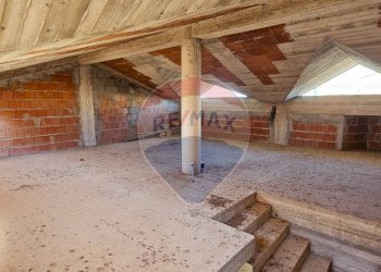 Dispensa di stoccaggio - Semi-detached house Via Etnea
 
SNC, Acquedolci - photo 15