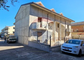 Edificio all\'aperto - Semi-detached house Via Etnea
 
SNC, Acquedolci - photo 36