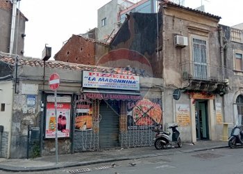 Edificio all\'aperto - Shop Via Messina
 
446, Catania - photo 1