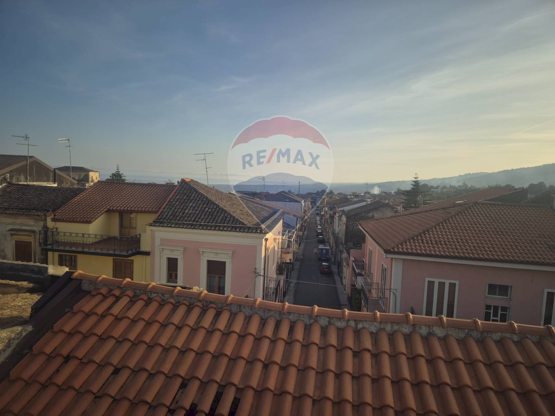 Edificio all\'aperto - Casa indipendente via umbero 1
 
42, Piedimonte Etneo - foto 1