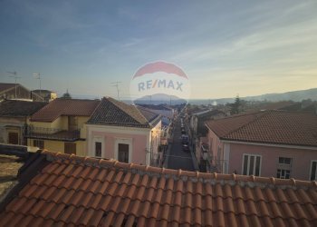 Edificio all\'aperto - Casa indipendente via umbero 1
 
42, Piedimonte Etneo - foto 1