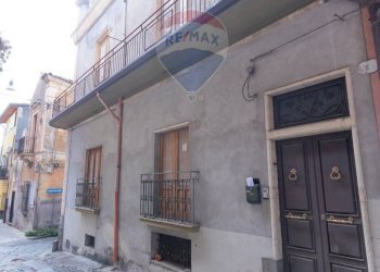 Edificio all\'aperto - Casa indipendente Via Albania
 
2, Biancavilla - foto 1