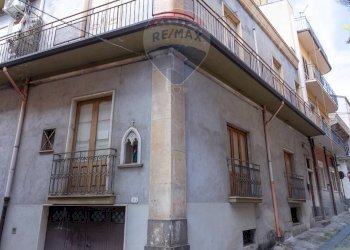 Edificio all\'aperto - Casa indipendente Via Albania
 
2, Biancavilla - foto 2