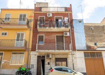 Edificio all\'aperto - Independent house via vittorio veneto
 
424, Grammichele - photo 1
