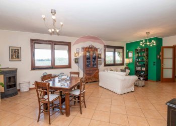 Sala da pranzo - Villa Via Don Lorenzo Milani
 
80, Piazza Armerina - foto 15