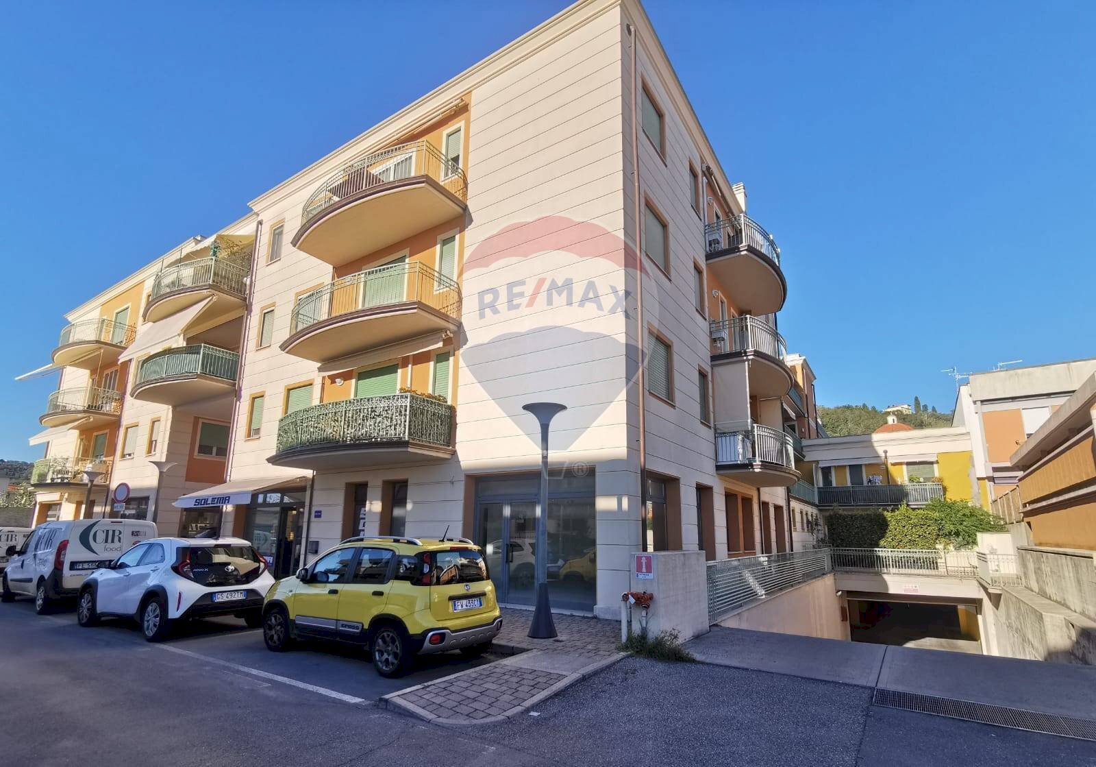 Edificio all\'aperto - Ufficio VIA PAPA GIOVANNI XXIII, Massarosa - foto 1