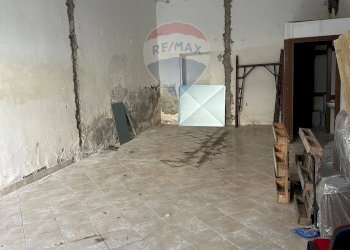 Stanza vuota - Locale Commerciale SAN ROCCO
 
27, Ariccia - foto 6