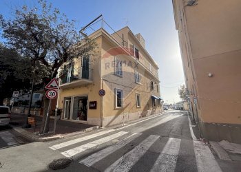 Edificio all\'aperto - Trilocale via Gramsci
 
44, Anzio - foto 4