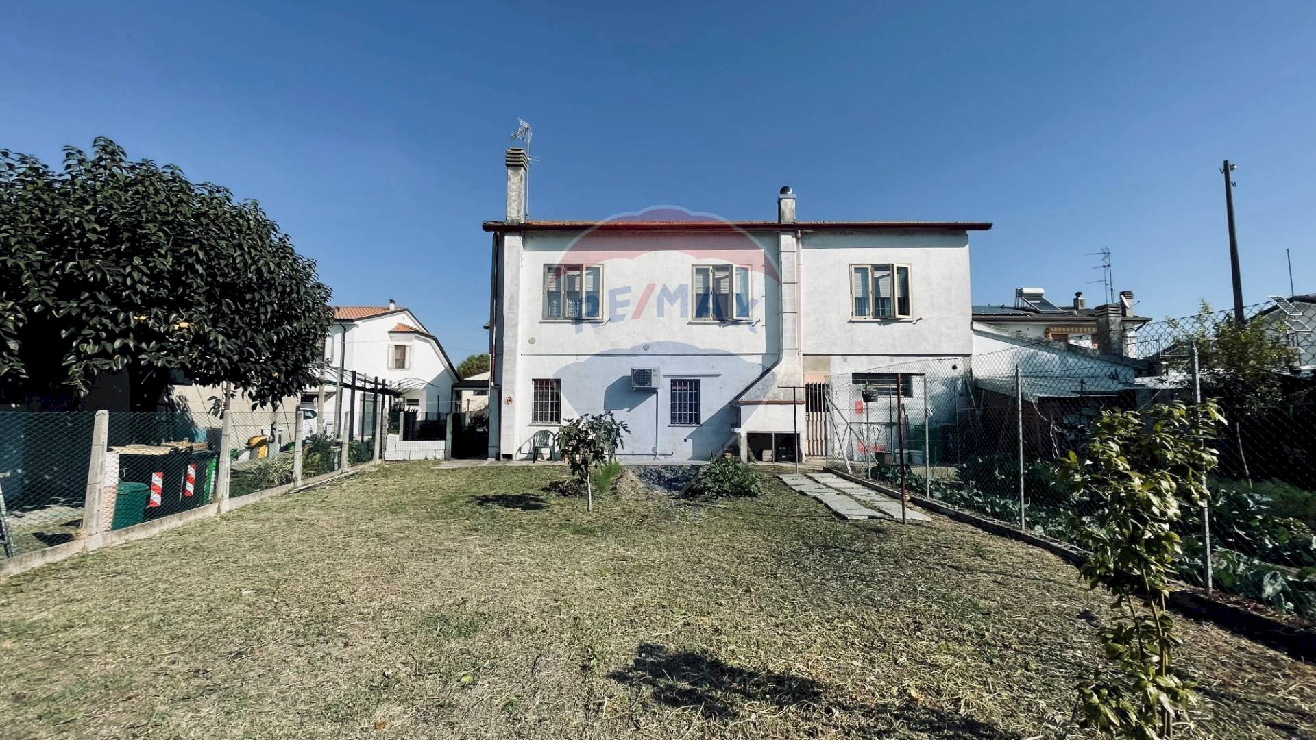 Casa all\'aperto - Independent house Via Roma
 
362, Stienta - photo 1