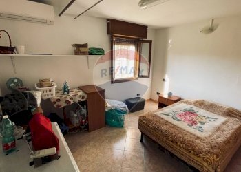 Camera / camera da letto - Casa indipendente Via Roma
 
362, Stienta - foto 14