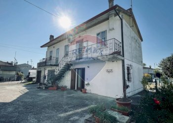 Casa all\'aperto - Casa indipendente Via Roma
 
362, Stienta - foto 19