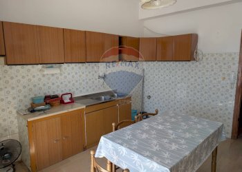 Cucina - Quadrilocale Via Alcide de Gasperi
 
4, Mattinata - foto 17