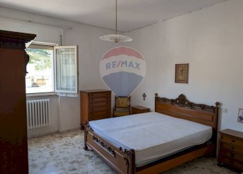 Camera / camera da letto - Quadrilocale Via Alcide de Gasperi
 
4, Mattinata - foto 23