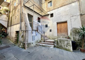 Casa all\'aperto - Casa indipendente Vico Seggio
 
Snc, Vairano Patenora - foto 24