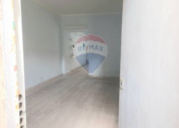 Stanza vuota - Negozio Traversa III di Via Cappuccini, Pozzuoli - foto 9