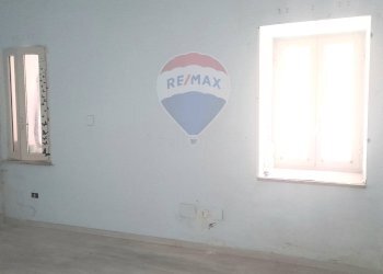 Stanza vuota - Negozio Traversa III di Via Cappuccini, Pozzuoli - foto 10