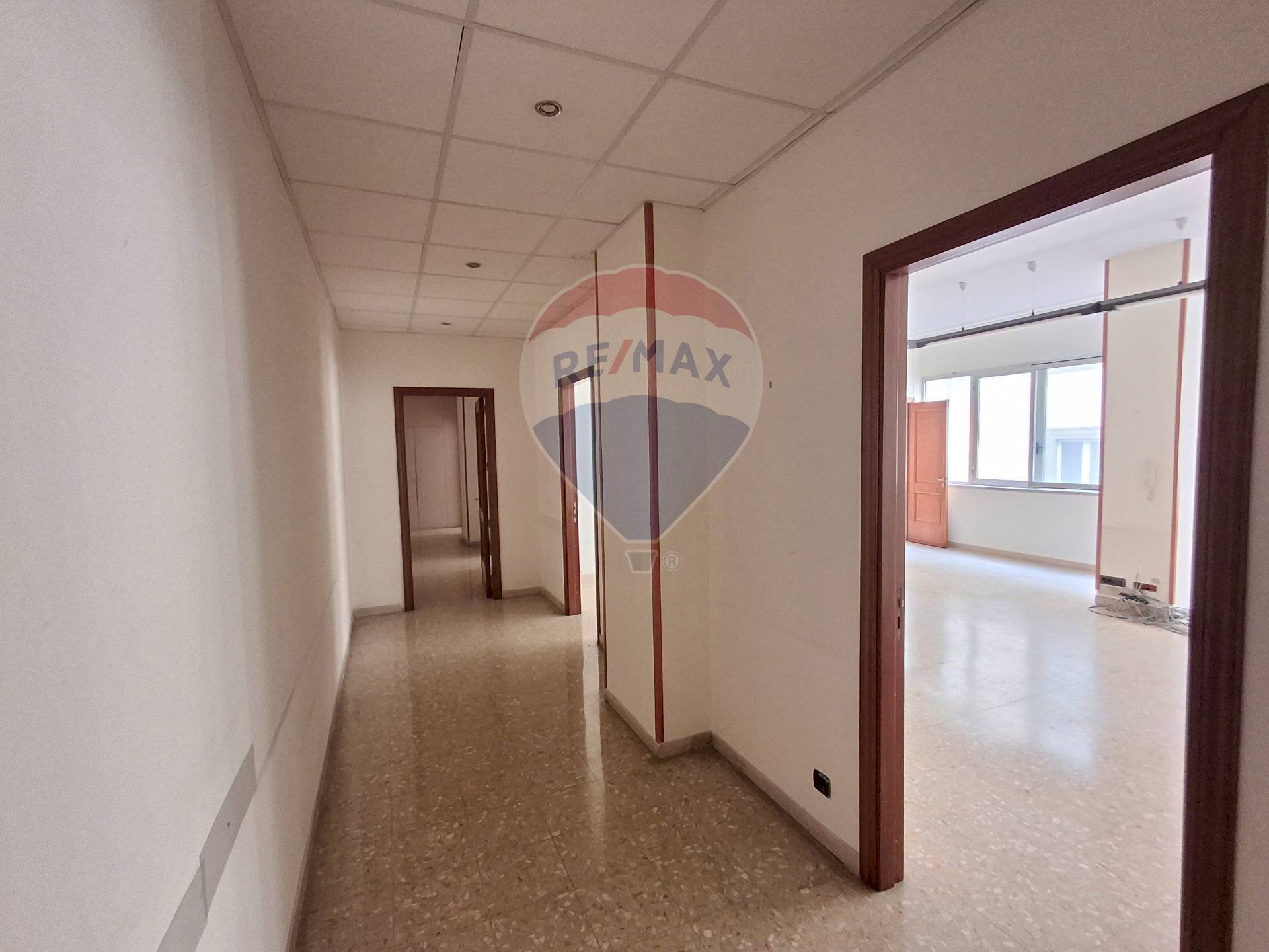 Hall / corridoio - Ufficio Via San Giacomo
 
15, Napoli - foto 3