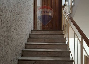 Scale - Ufficio Via San Giacomo
 
15, Napoli - foto 1