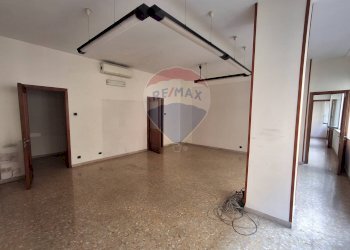 Stanza vuota - Ufficio Via San Giacomo
 
15, Napoli - foto 7