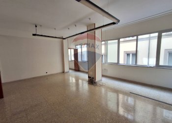 Stanza vuota - Ufficio Via San Giacomo
 
15, Napoli - foto 13