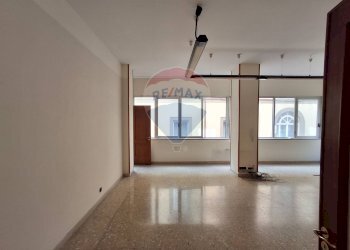 Stanza vuota - Ufficio Via San Giacomo
 
15, Napoli - foto 15