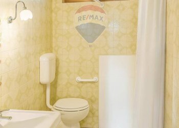 Bagno - Casa semi indipendente VIA LUIGI SOTTINI
 
8, Cressa - foto 11