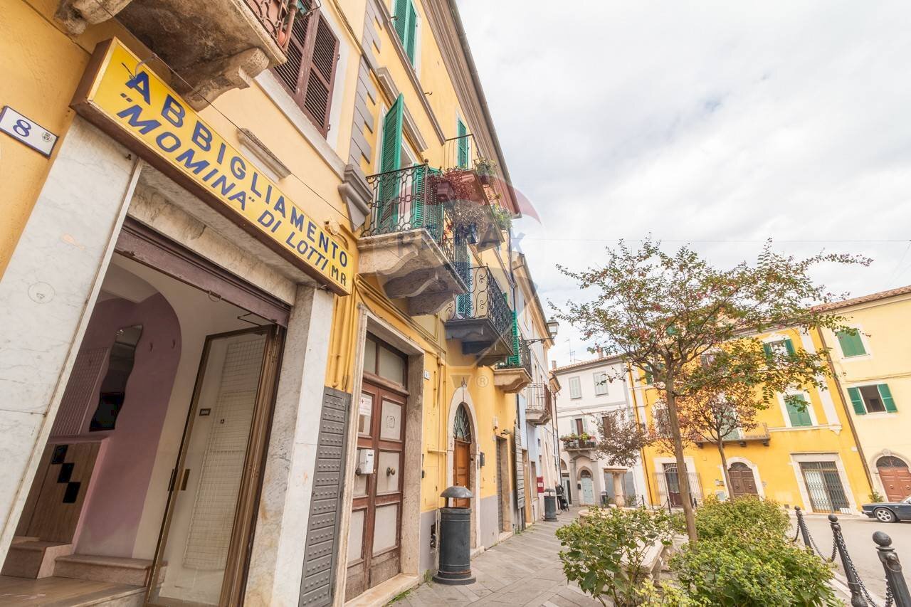 Edificio all\'aperto - Locale Commerciale Ischia di Castro - foto 1