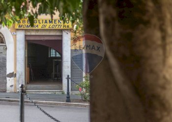 Edificio all\'aperto - Locale Commerciale Ischia di Castro - foto 2